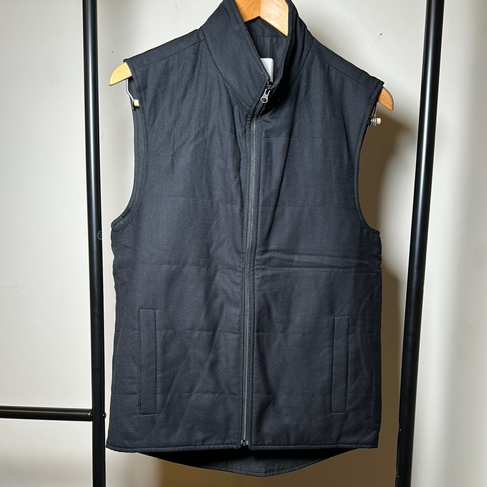 Black Sleeveless Quilted Vest with High Collar